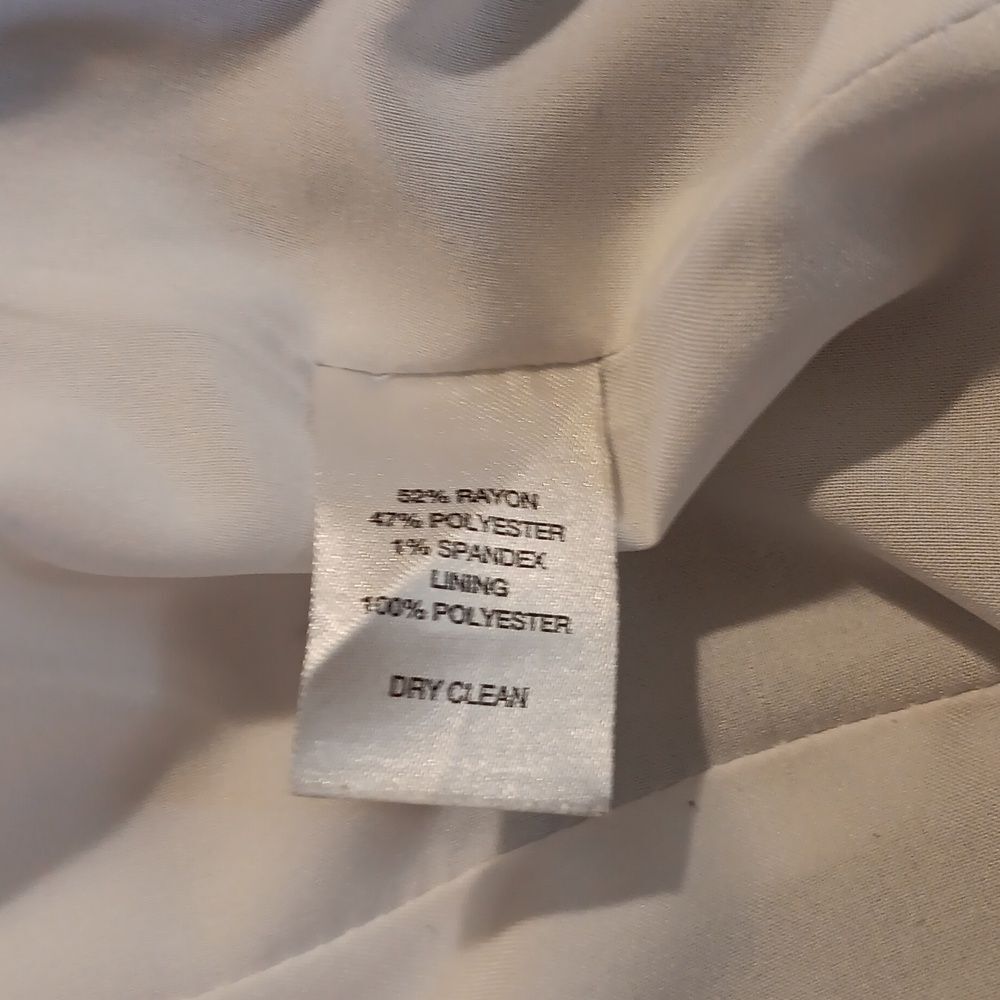 White House Black Market Two-Piece Suit. Career. Professional - Picture 10 of 12